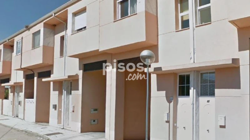 Chalet pareado en venta en Calle Zamora, Monfarracinos de 100.500 €